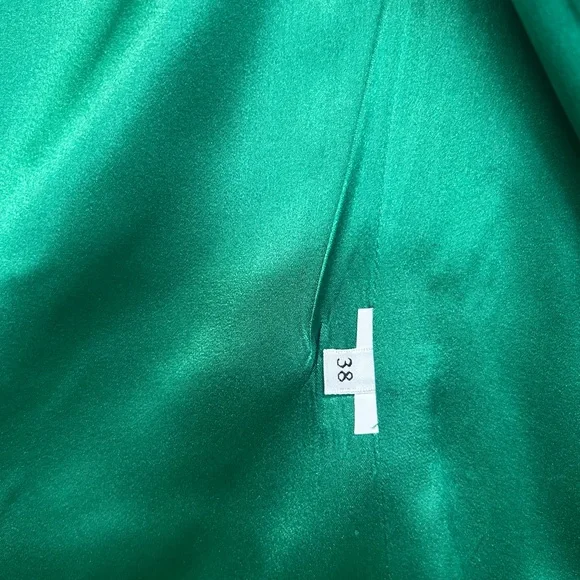 Elegant Green Suit - Picture 8 of 8